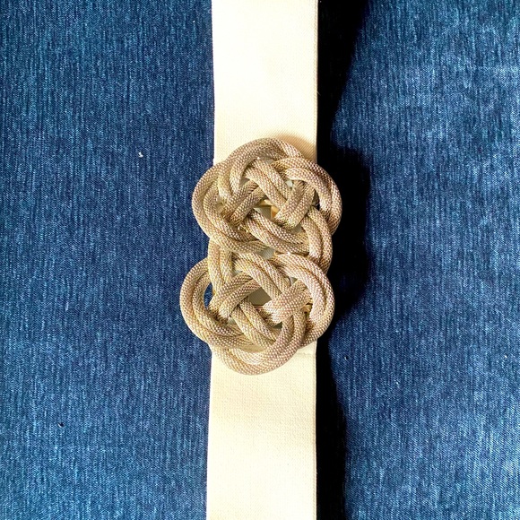 🍒 3 for $10 sale 🍒 ornate buckle mid waist belt - Picture 1 of 2